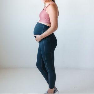 Senita Athletics Mamacita Maternity Capri Navy M